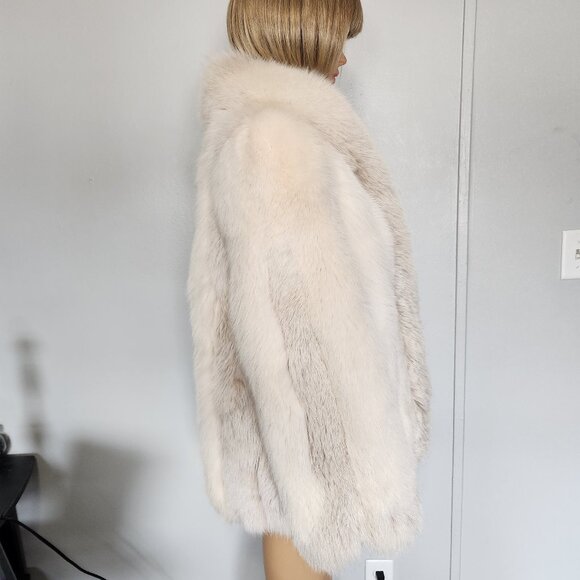 #696 Fox fur coat - Picture 4 of 4